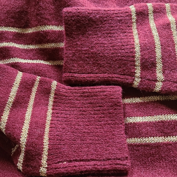 Ee:Some Boutique Maroon Gold Sweater - Picture 6 of 7